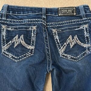 Miss Me Easy boot jeans size 28 approx 31 1/2 inseam